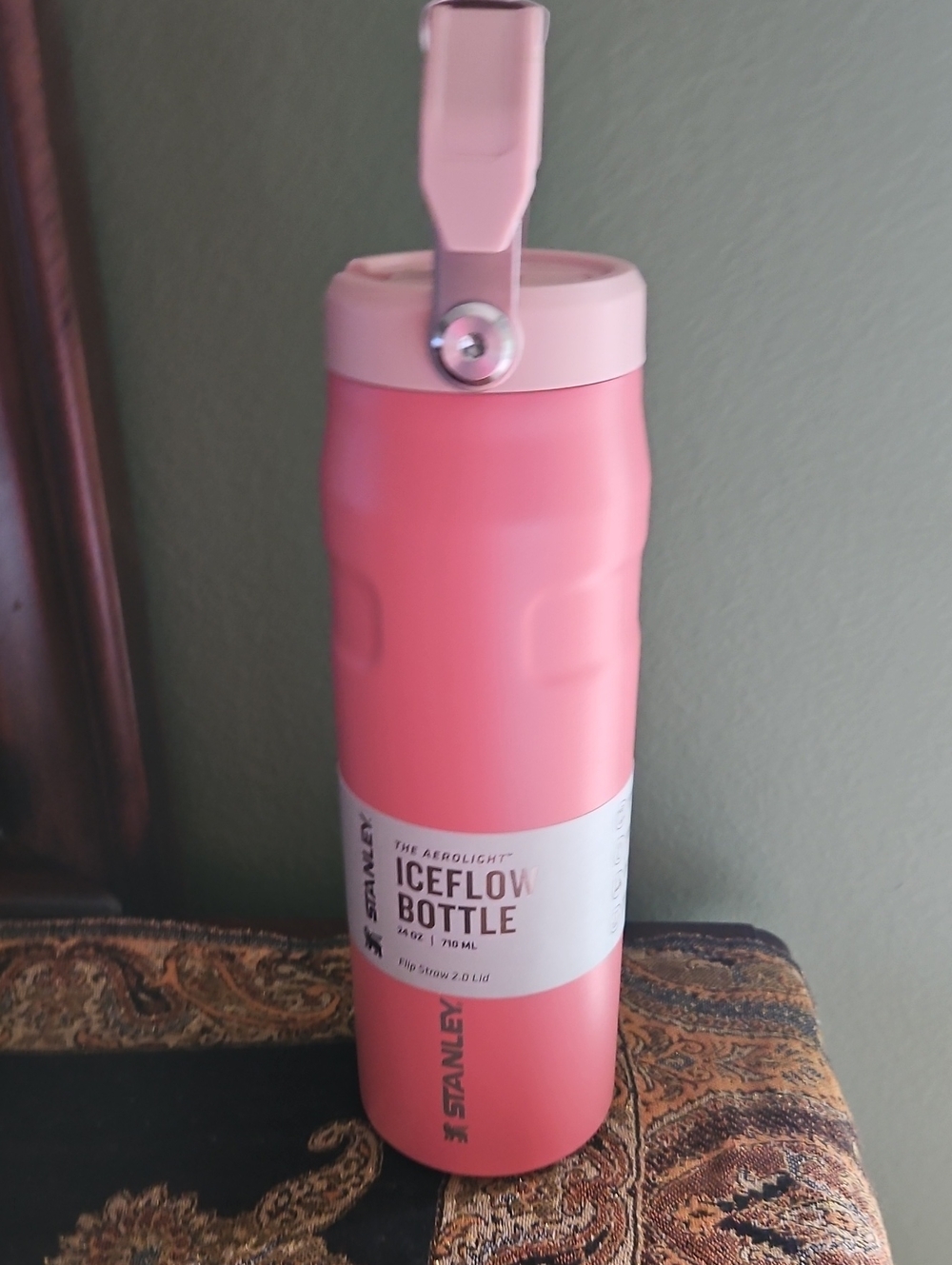Stanley Aerolight IceFlow Bottle 16oz 473ml Flip Straw 2.0 Lid Coral Insulated